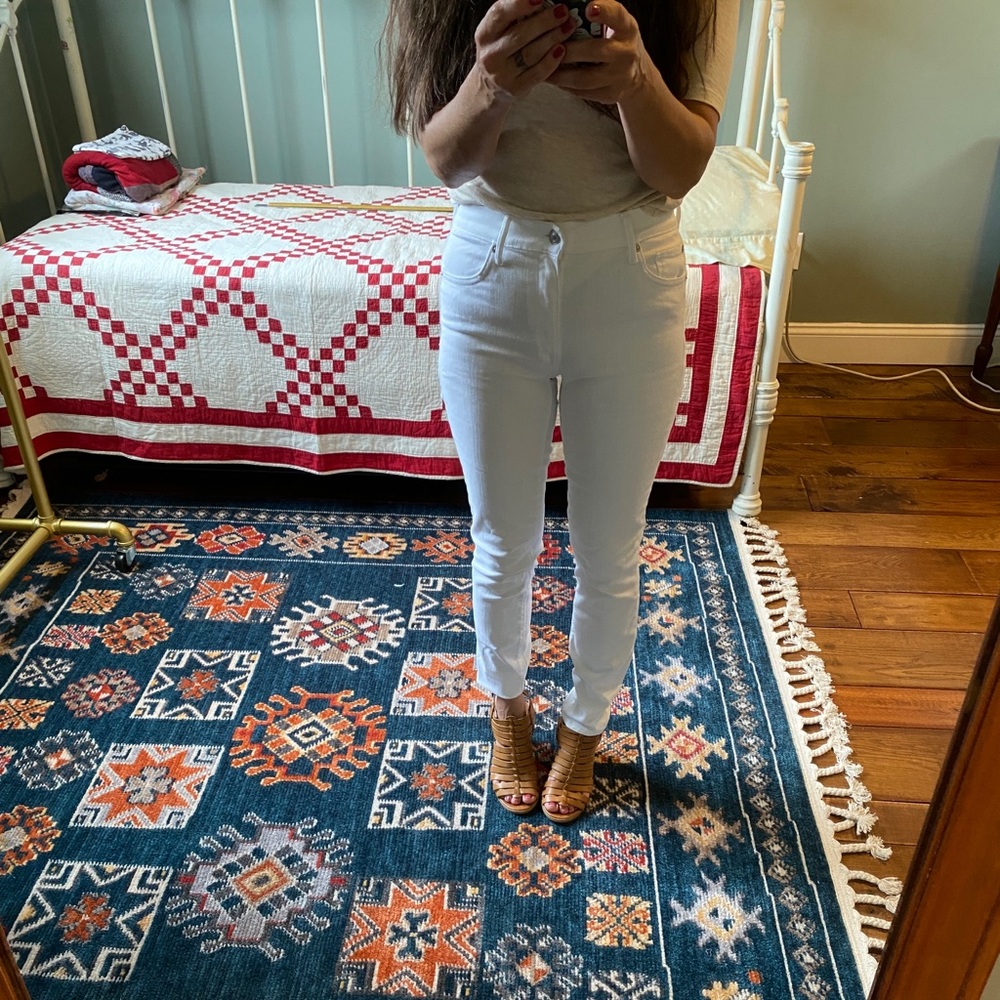 4/12$ or 3/$9 White GAP True Skinny Jeans 26R